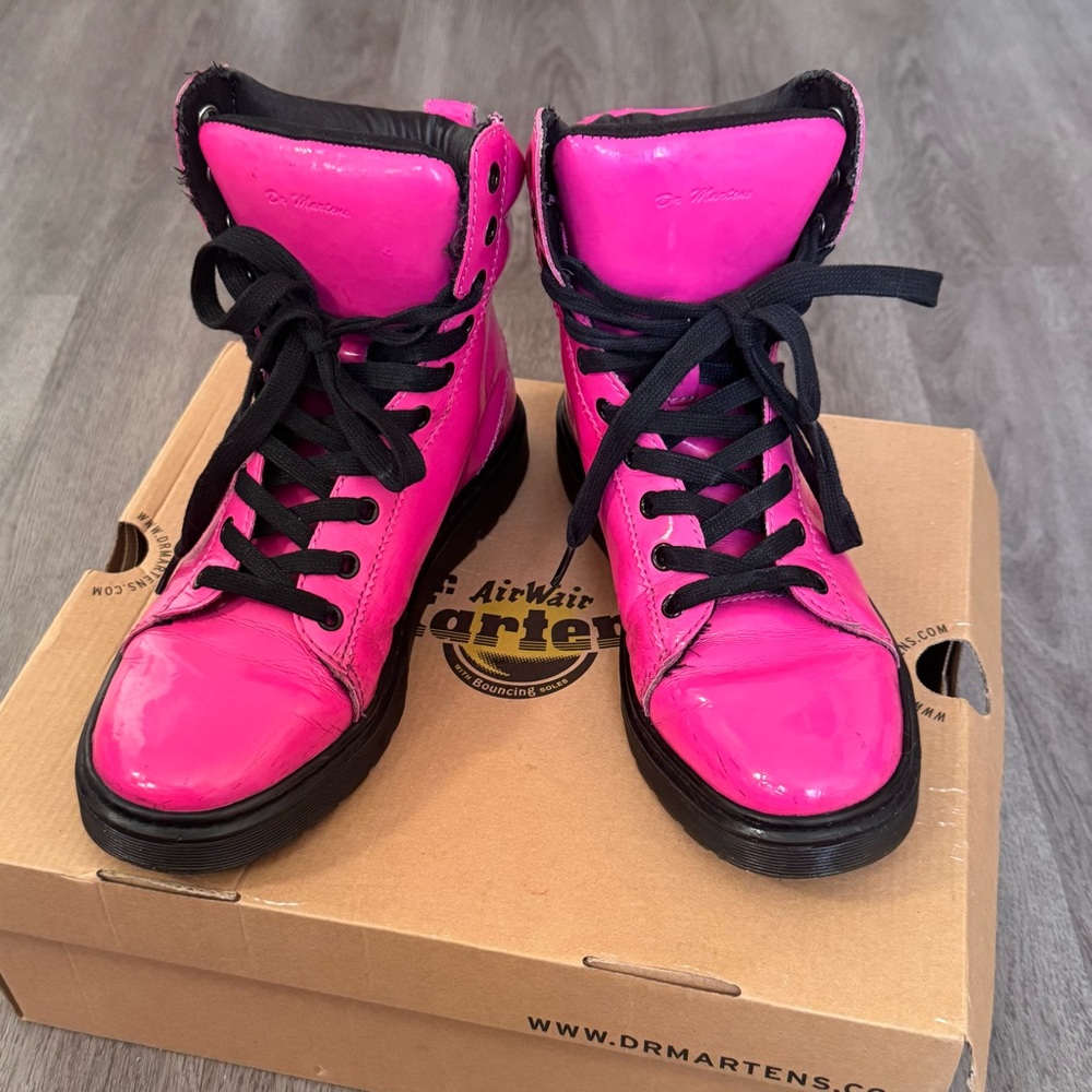 Dr. Martens Mix Patent Lamper Hot Pink Boots – Women’s US 8 / EU 39 - Picture 3 of 11